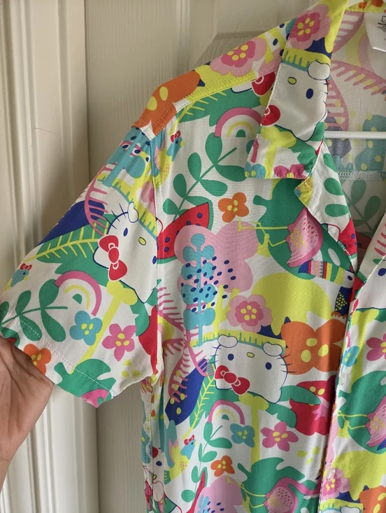 Sanrio Hello Kitty Unisex Hawaiian Button Up Tropical Floral Hybrid Print S - Picture 3 of 6
